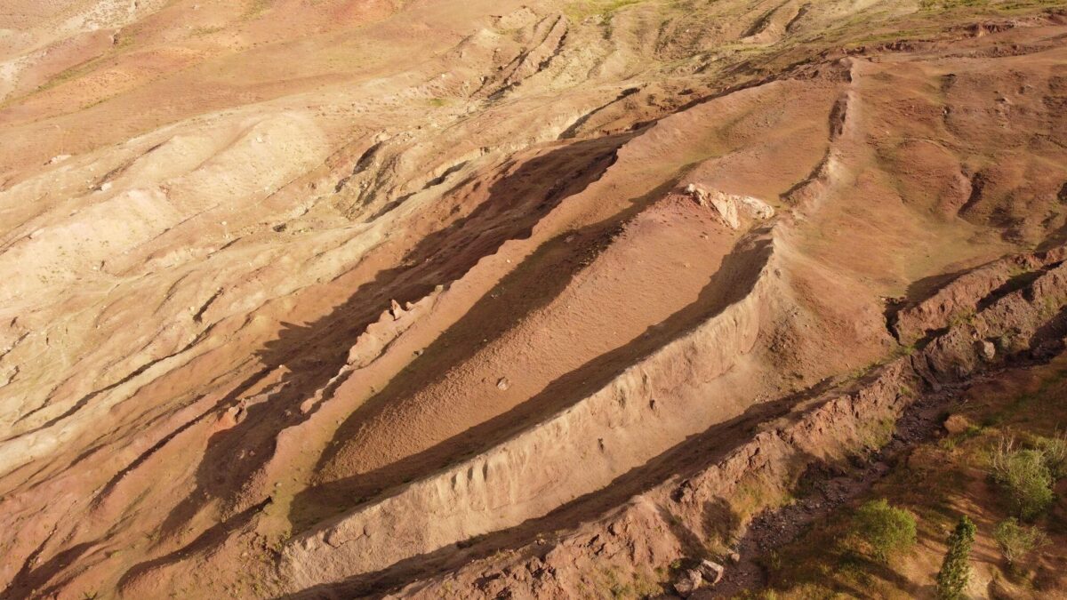 Pesquisadores que buscam a Arca de Noé fazem descoberta em montanha na Turquia Projeto Noah's Ark Scans estrutura descrita na Bíblia