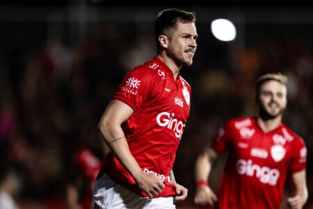 Vila Nova vence Athletico Paranaense