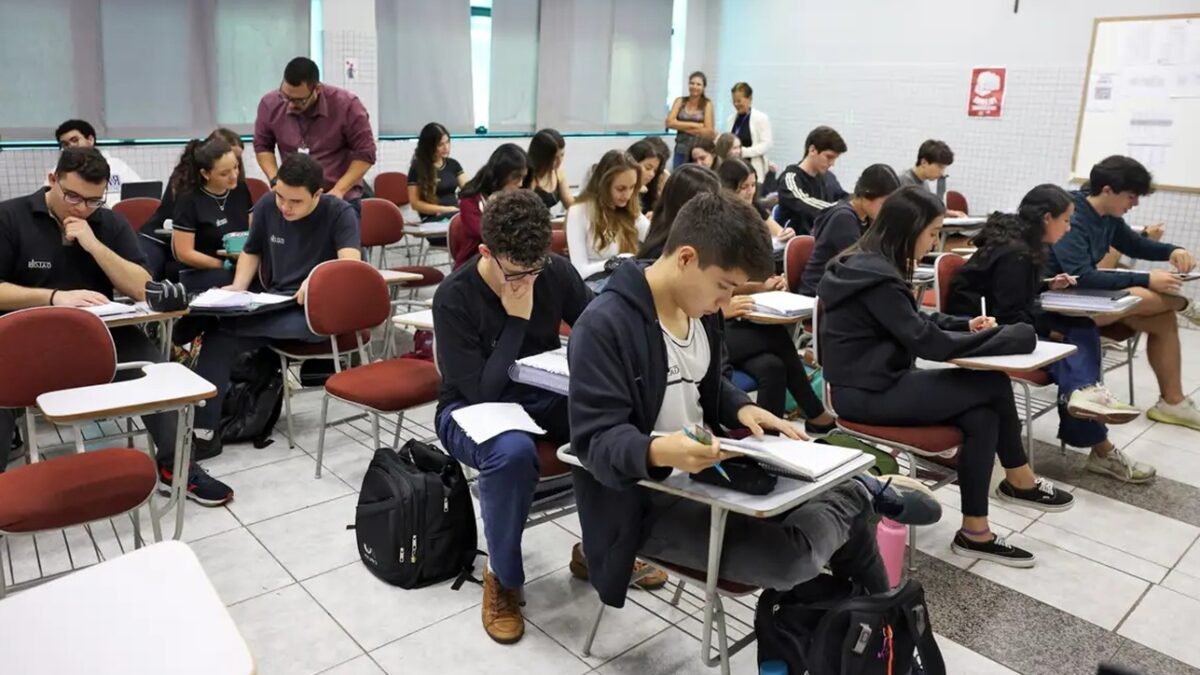 Enem 2025: MEC anuncia datas de inscrições e provas; confira quem conseguiu a isenção ainda precisa se inscrever