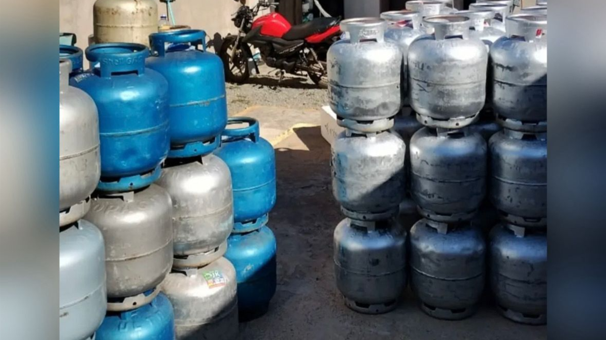 Botijões de gás apreendidos (Foto: Divulgação/Policia CIvil de Goiás)