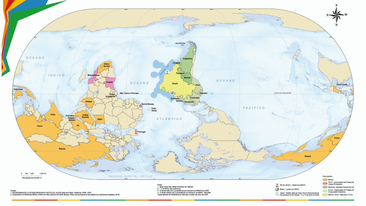 Imagem do mapa múndi de cabeça pra baixo, com Brasil no centro
