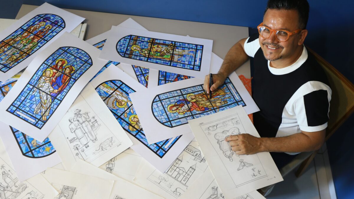 Conheça Silvio Morais o artista goiano por trás da arte que estampa o maior sino do mundo