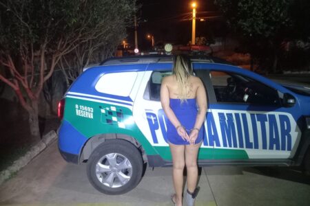Travesti é presa suspeita de assaltar motorista de aplicativo na região dos motéis, em Aparecida