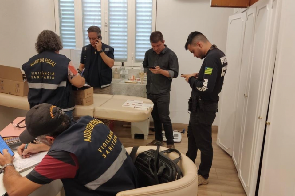 Médica é presa suspeita de se passar por nutróloga em clínica de estética de Goiânia