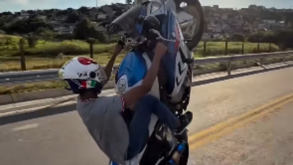 Grau na moto agora é esporte em Bayeux (Foto: Reprodução)