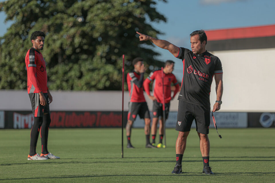 Anderson Gomes, técnico interino do Atlético Goianiense