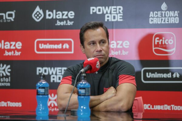 Anderson Gomes, técnico interino do Atlético