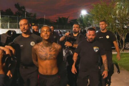 Vídeo de MC Poze do Rodo sendo preso chama atenção na web: Algemado mesmo sem resistência quando prenderam o Collor