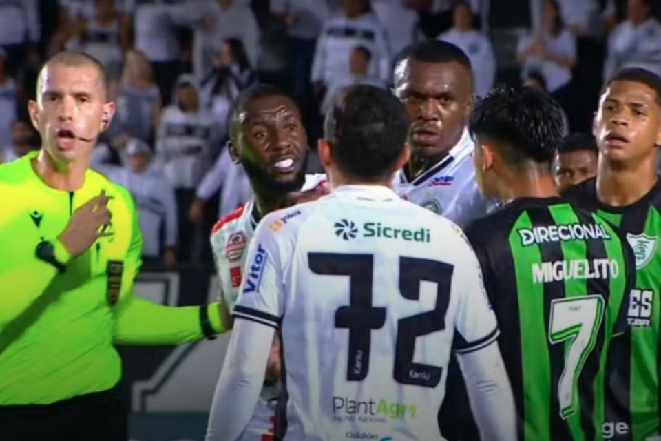 Confusão entre jogadores no jogo Operário-PR e América-MG na Série B