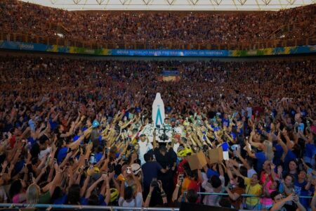 Totus Tuus 2025: Assista aos vídeos da 10ª edição do evento católico Encontro realizado no Estádio Serra Dourada reuniu milhares de fiéis