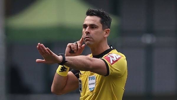 CBF define arbitragem para o clássico
