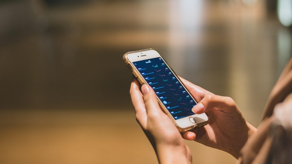 Smartphones estão sujeitos a variação do dólar, crédito, entre outros fatores (Foto: Pixabay)