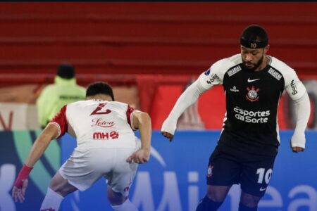 Corinthians perde para Huracán e é eliminado da Sul-Americana