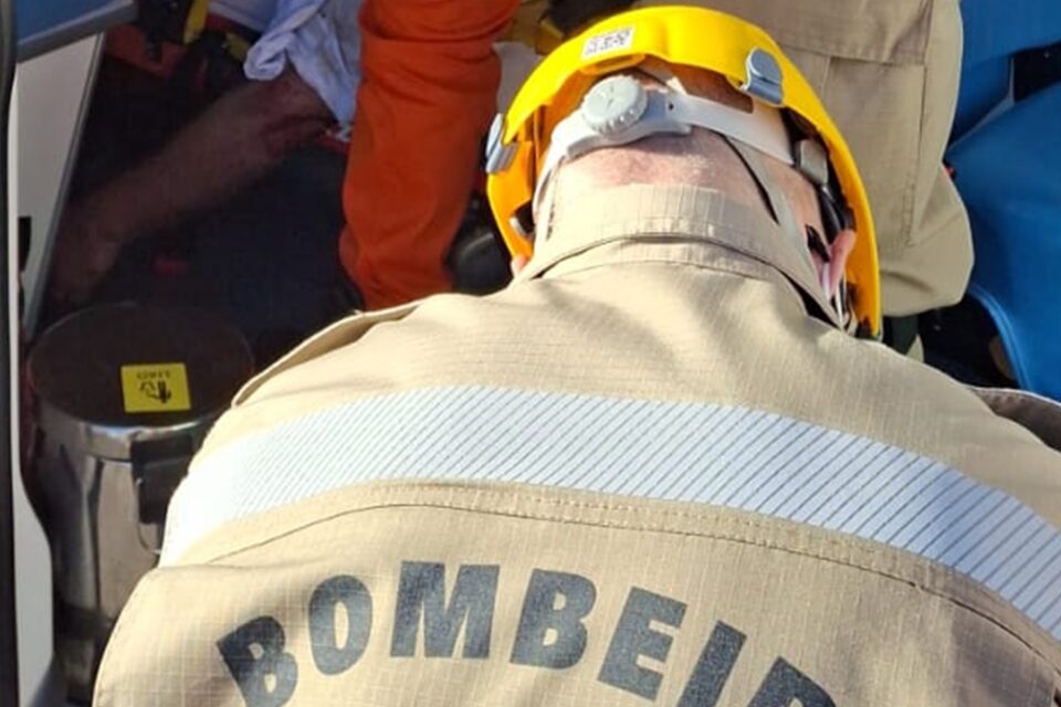Colisão entre veículos na GO-164 tem três mortos e um ferido