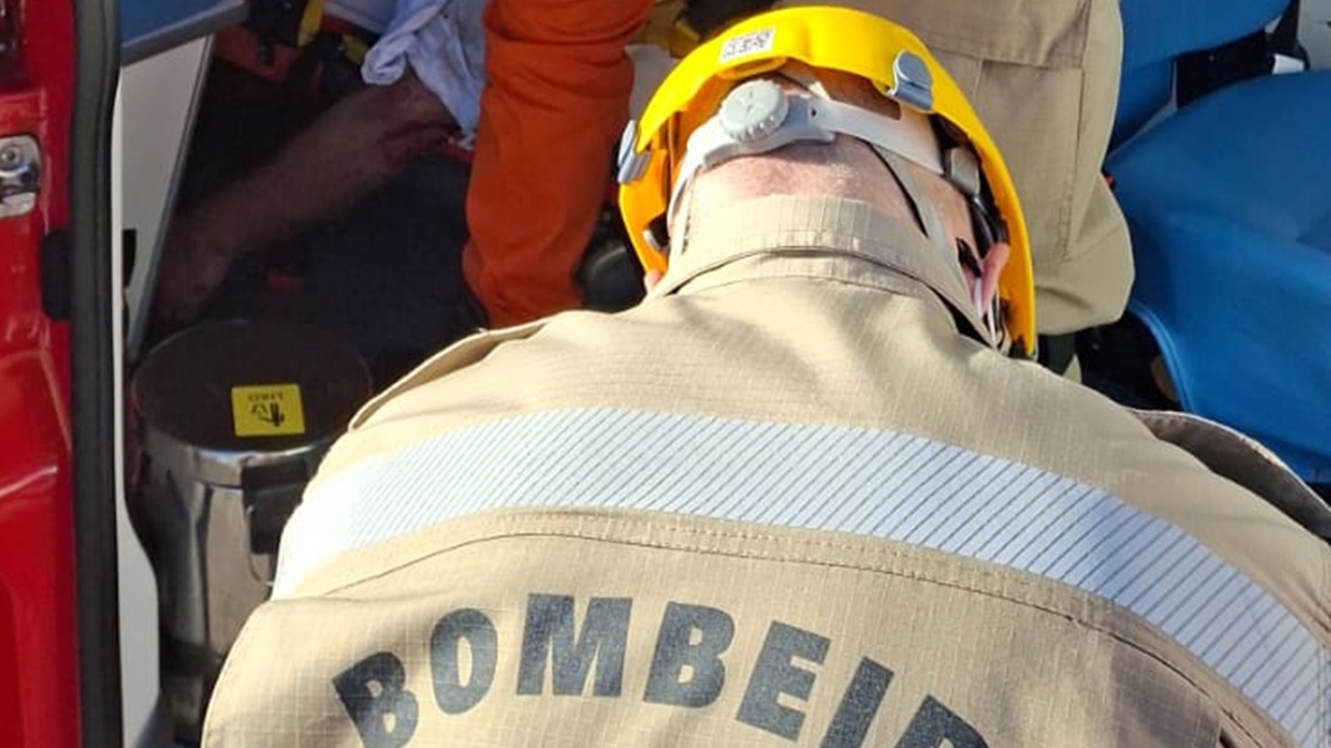 Colisão entre veículos na GO-164 tem três mortos e um ferido