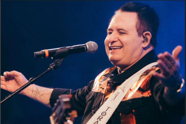 Marrone passa por nova cirurgia e Bruno cantará sozinho em shows; veja estado de saúde Cantor precisou ser hospitalizado