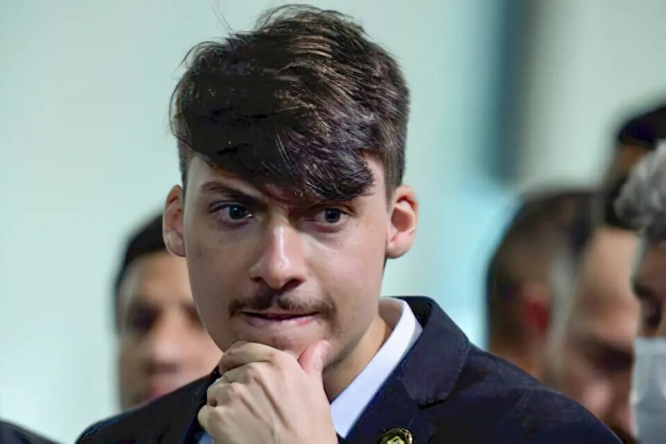 Jair Renan Bolsonaro: ditadura foi a melhor época para pessoas mais velhas filho do ex-presidente Jair Bolsonaro