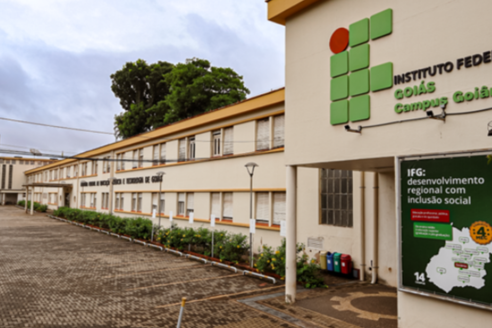 Imagem da fachada da IFG de Goiânia