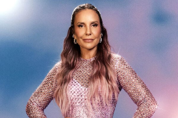 Ivete Sangalo é denunciada ao Ministério Público por dançar música com criança; entenda Confira na íntegra a letra da música 'Vampirinha'