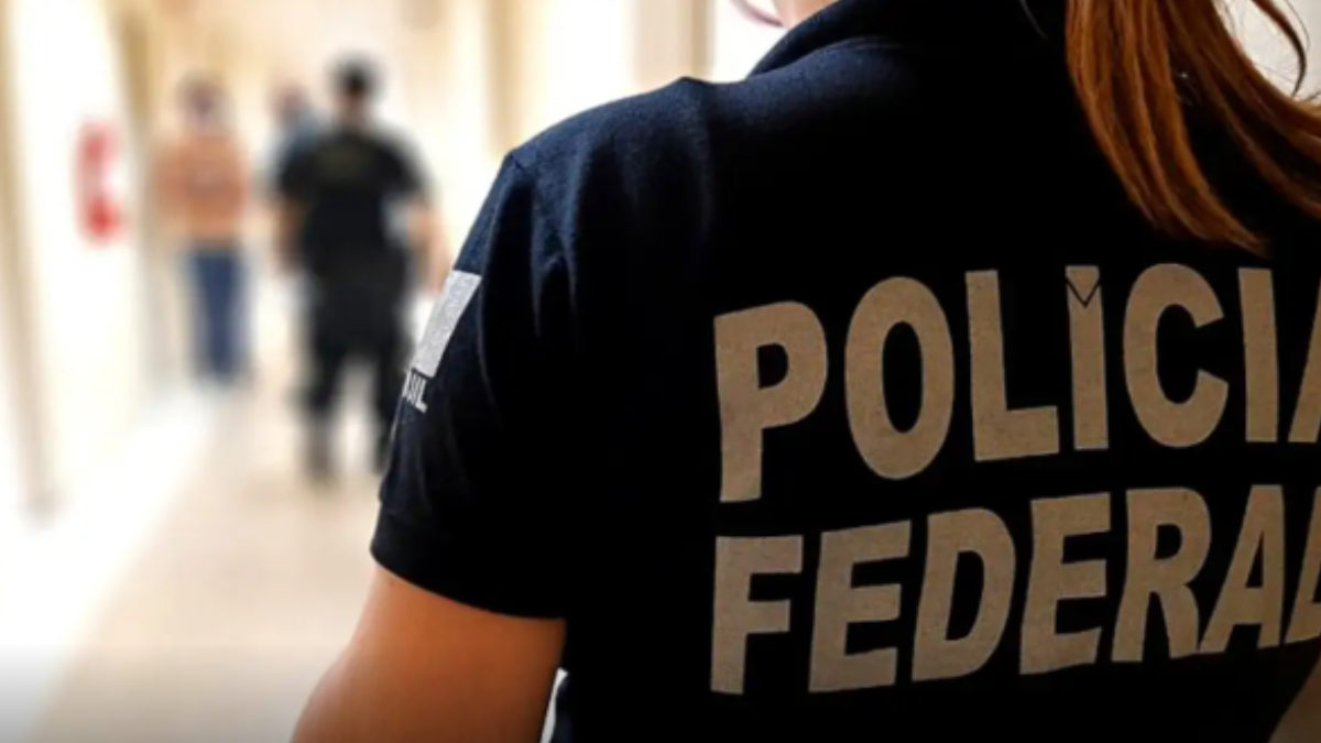 Imagem do uniforme da Polícia Federal
