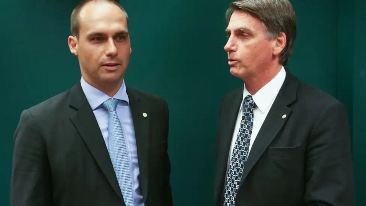 Jair e Eduardo Bolsonaro (Foto: Agência Brasil)