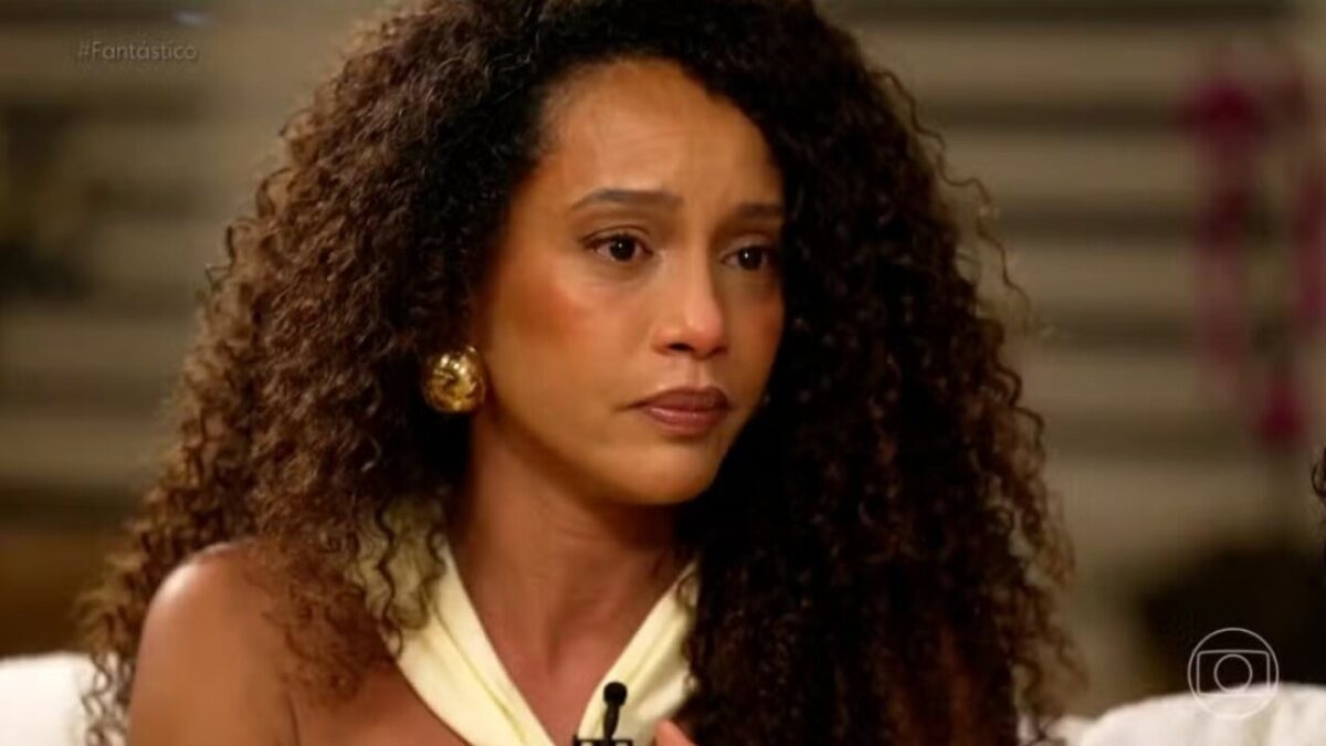 Taís Araujo chora ao relembrar ataques sofridos por Helena negra em 'Viver a Vida'