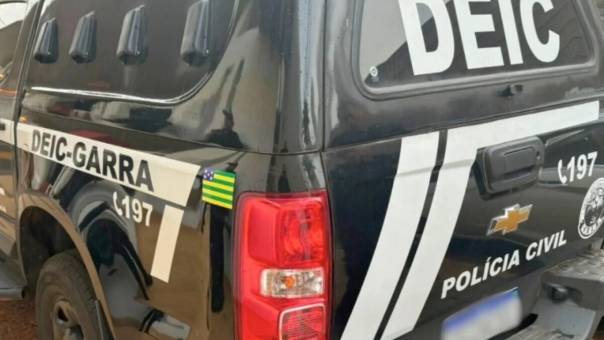 Imagem de uma viatura da DEIC