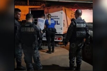 Imagem do caminhão do IML