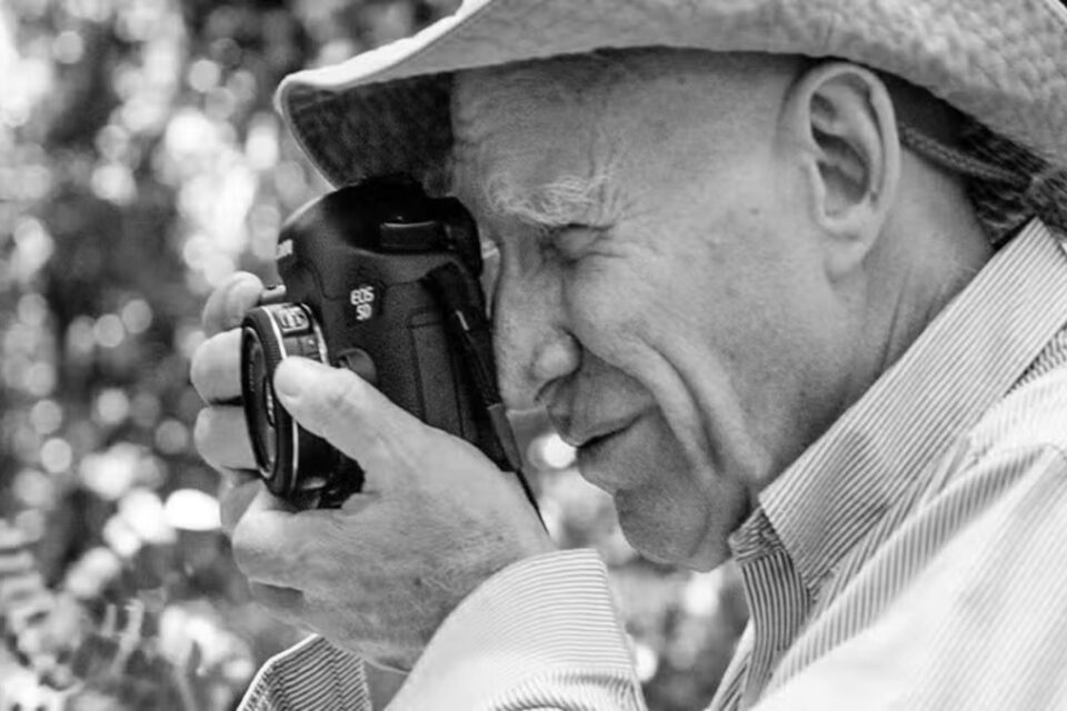 Sebastião Salgado morreu aos 81 anos, em Paris (Foto: divulgação)