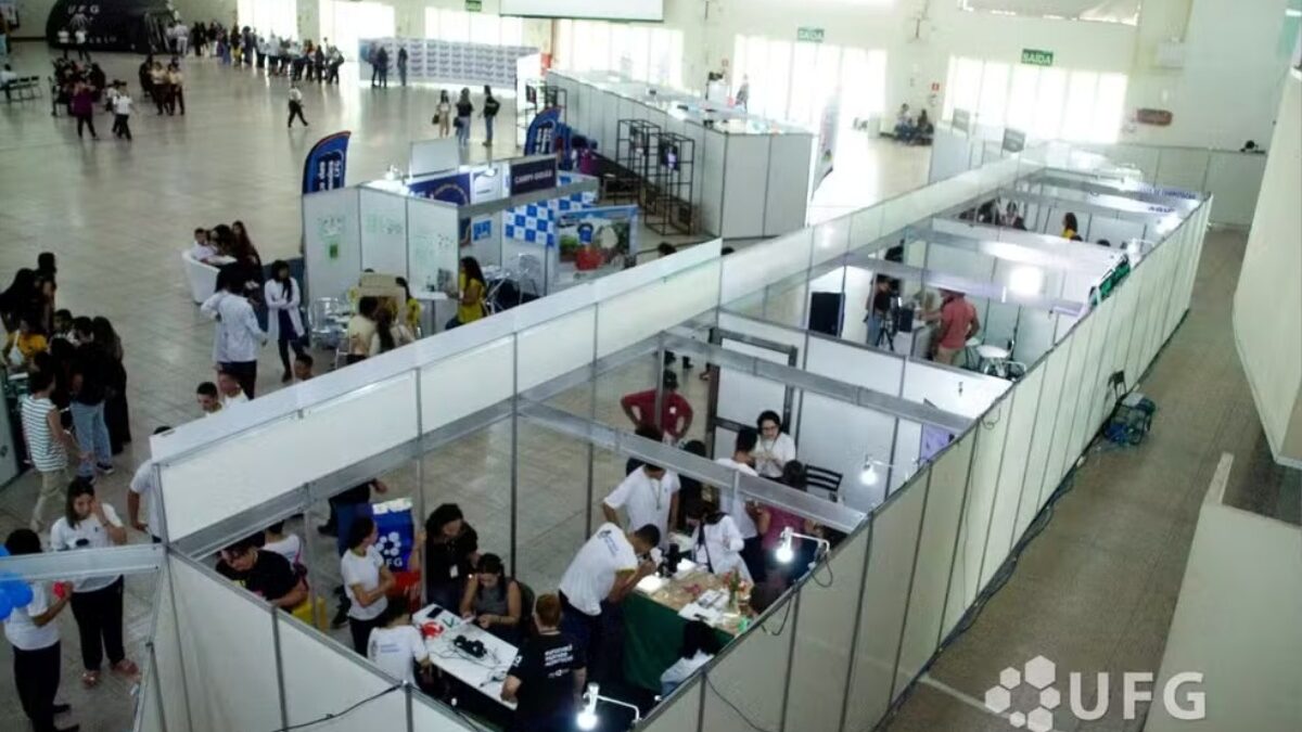 Imagem interna do evento na UFG