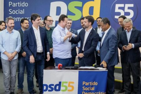 Eduardo Leite no ato de filiação ao PSD (Foto: Divulgação)