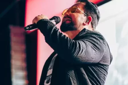 Marrone retorna aos palcos após acidente em show em Goiânia