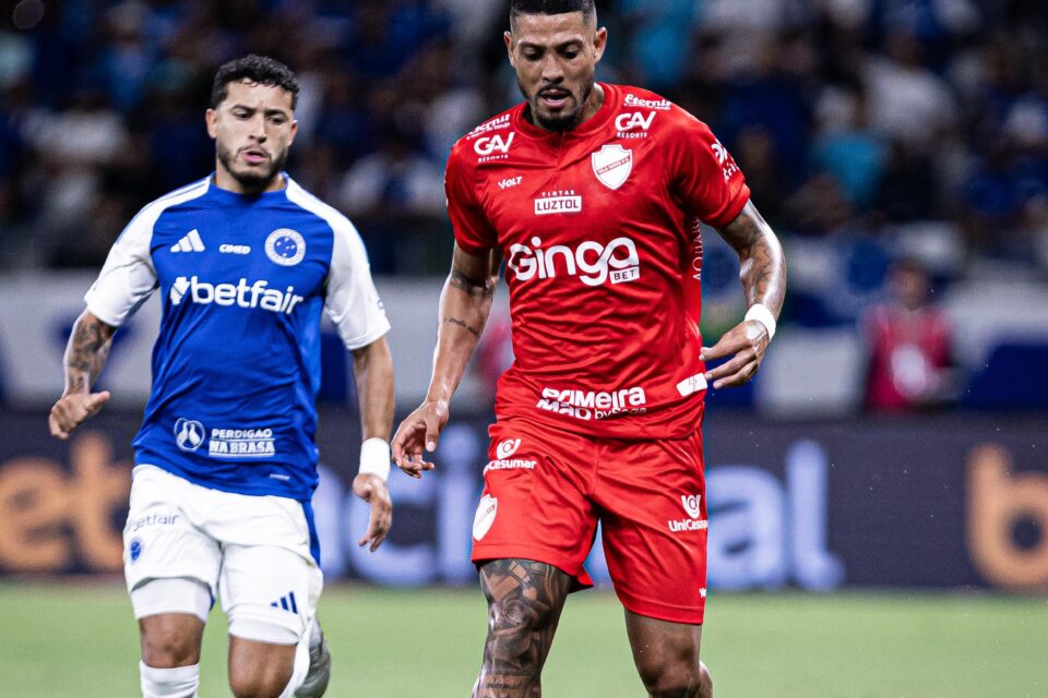 Cruzeiro vence Vila Nova
