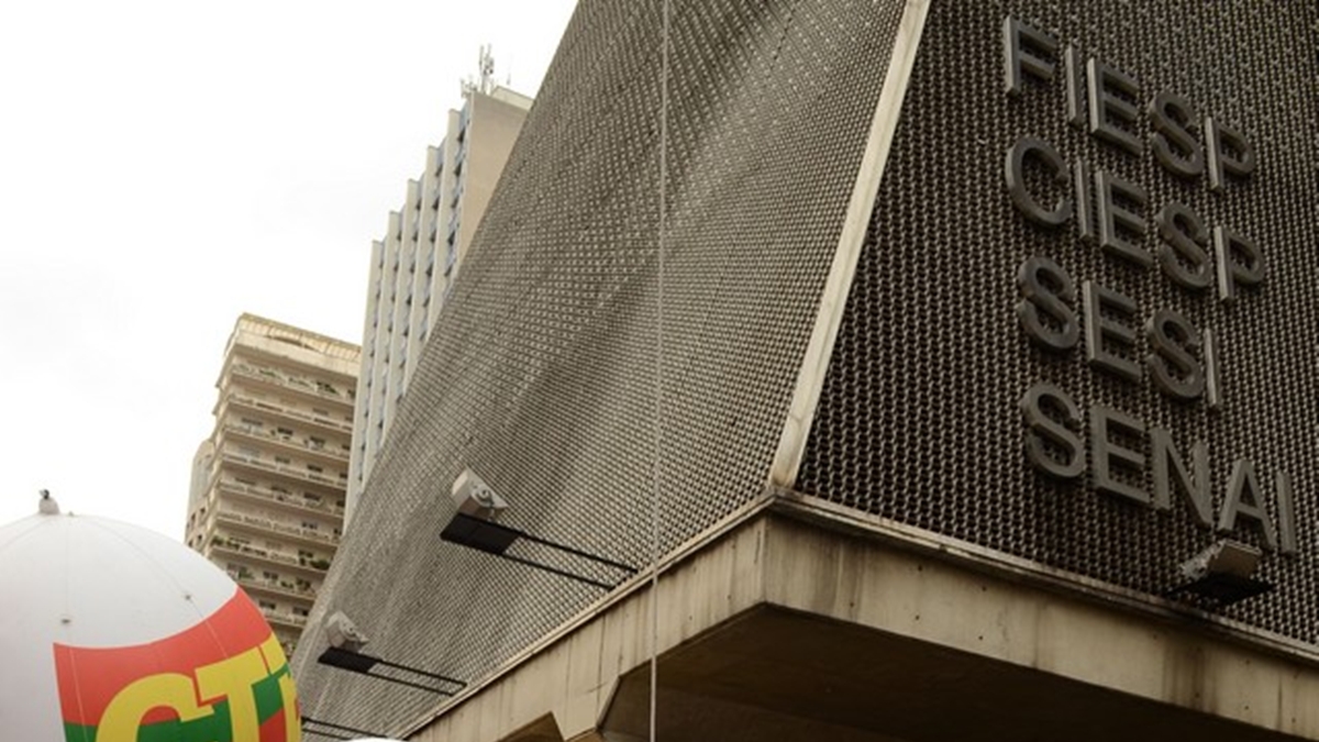 Entidades dos bancos e das indústrias criticam aumento do IOF