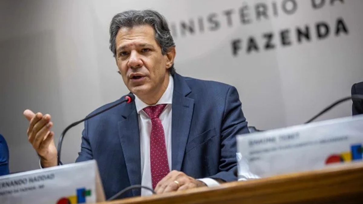 'Corrigir a rota', diz Haddad após recuo no IOF