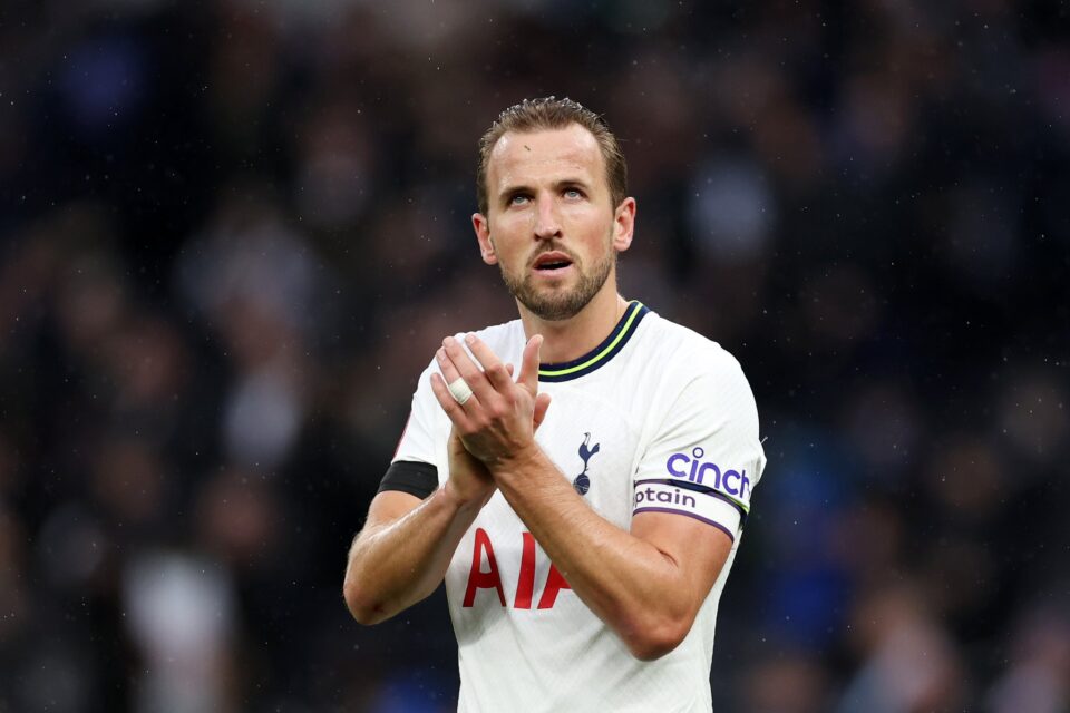 Harry Kane com a camisa do Tottenham