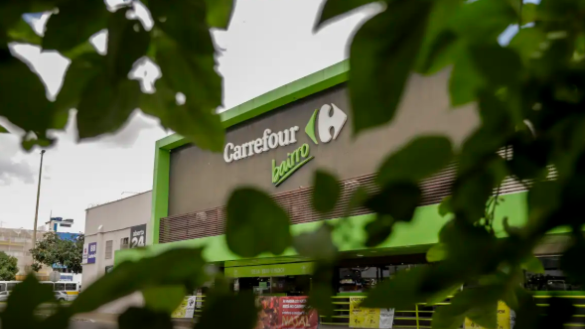 Imagem de uma loja do carrefour