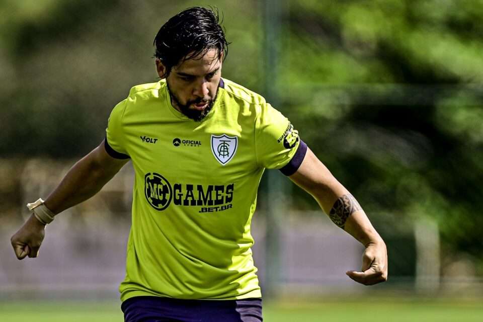 Martín Benítez em treino pelo América-MG