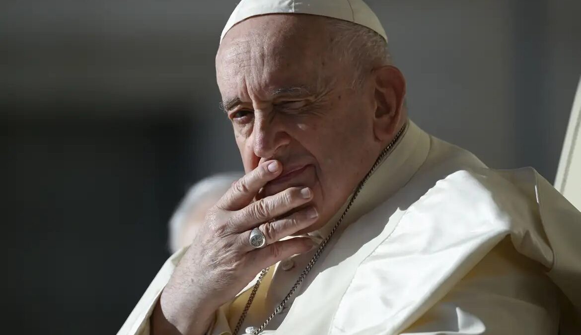 Papa tem salário? Saiba quanto ganha um Pontífice e como chefe da Igreja Católica se sustenta Confira como são os gastos do líder do Vaticano