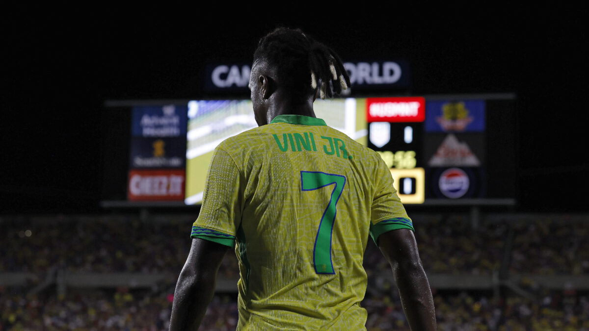 Vinícius Júnior com a camisa 7 da Seleção Brasileira