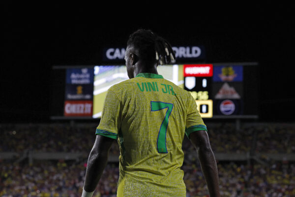Vinícius Júnior com a camisa 7 da Seleção Brasileira