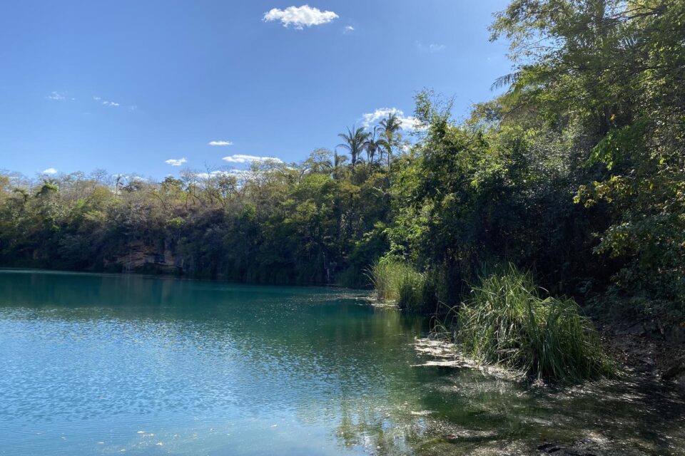 Lagoa sem fundo de Niquelândia: conheça o local cheio de lendas Como chegar? É permitido nadar? fotos e vídeos da lagoa azul de Goiás