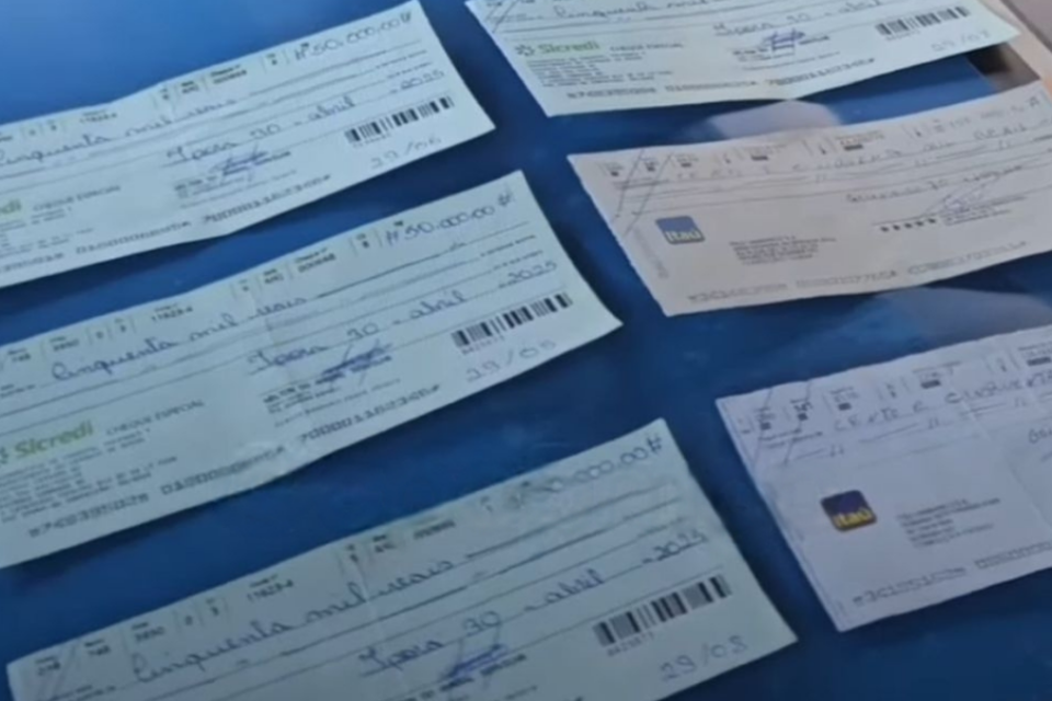 Dupla é presa suspeita de comprar trator com cheques de procedência duvidosa no valor de R$ 500 mil em Goiânia