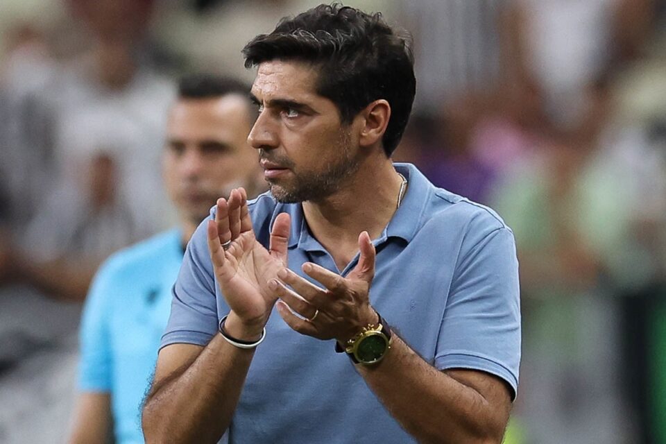 Abel Ferreira em jogo pelo Palmeiras