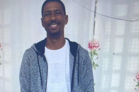 Suspeito de assassinar esposa e sogra em Luziânia é encontrado morto Alex Alves da Cruz foi localizado em uma mata no Recanto das Emas