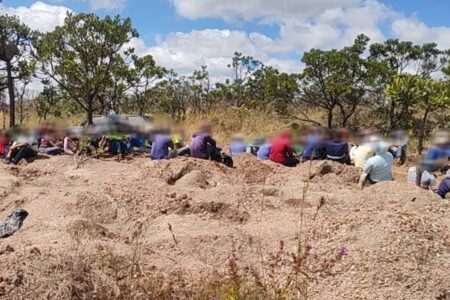 Com renda de até R$ 2 mil por semana, garimpo ilegal cresce em Cristalina polícia prendeu 57 homens e 15 mulheres garimpagem ilegal