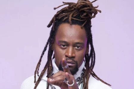 Toni Garrido abre temporada 2025 do Música no Câmpus da UFG