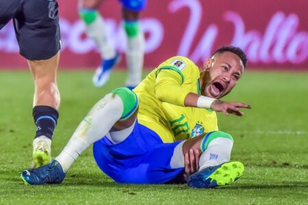 Jogador também não queria reportagens sobre os negócios com o pai Neymar tenta barrar reportagens sobre sua vida, mas perde na Justiça