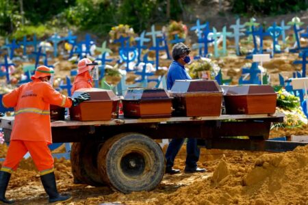 Justiça condena União a indenizar viúva e filha de médico de Anápolis que morreu de Covid-19