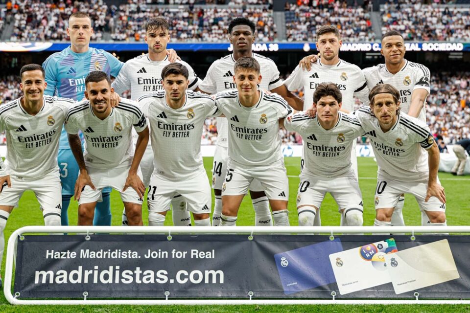 Jogadores do Real Madrid em partida pelo Campeonato Espanhol